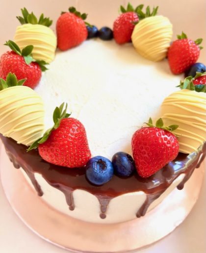 Chocolate Strawberries Cake